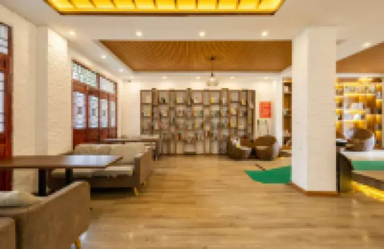 百里杜鵑花溪雲畔