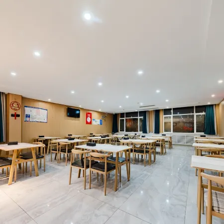 Chuangmei Shiguang Hotel (Xintai Municipal Party School)