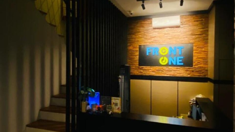 Front One Budget Semarang