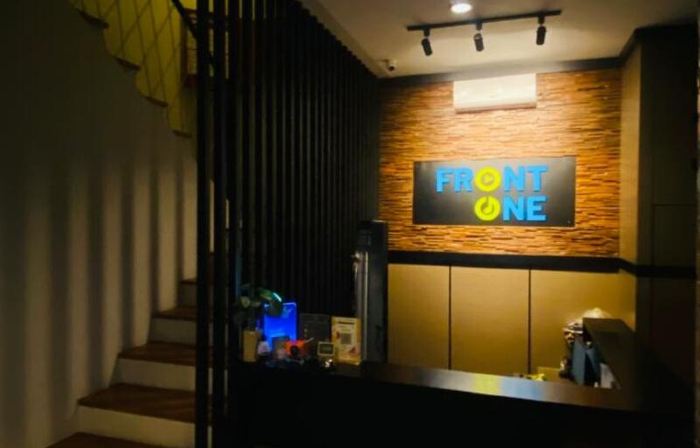 Front One Budget Semarang