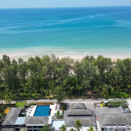 Southsea Khaolak Beach Resort Отели рядом с достопримечательностью «Коралловый мыс»