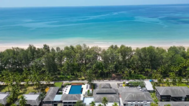 Southsea Khaolak Beach Resort Hotels near Coral Cape