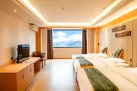 Manfeng Four Seasons Hotel (Cangwu)