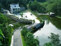 Lushan Suyan Puman Homestay - parking