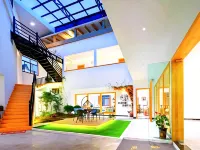 Shangri la Jianyi light luxury intelligent B & B Hotels near Diqing Shangri-La Airport