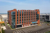 HanTing Hotel (Zibo Zichuan Normal College Shuangshan Road)