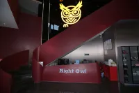 賓川夜貓子電競酒店