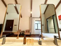 Camel Bell World Cabin Hotel - Hot Tub