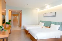 Dolphin E-Sports Hotel