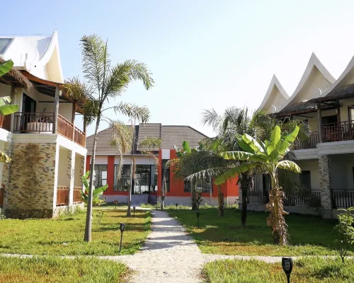 LARNG YAY  Riverview Resort Hotel โรงแรมใกล้กรีน ดิสคัฟเวอรี