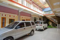 RedDoorz Near Desa Wisata Tambi Dieng - Pensions