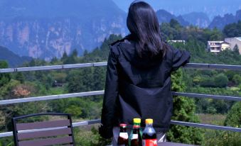 CLOUDSCAPE Homestay(A bar on rooftop view of Avatar Mountain scenery——5 mins walk to park gate)