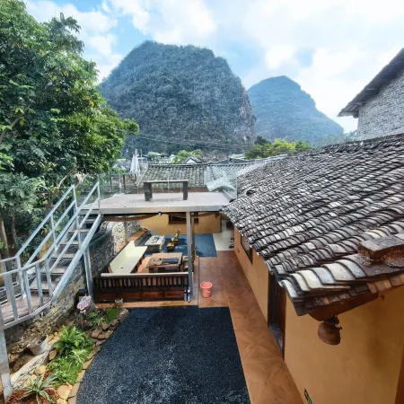 Huangyao Ancient Town Painting in the Wind Courtyard Homestay