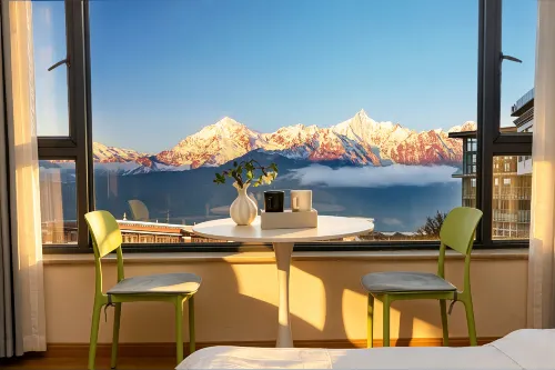 Gewajian Snow Mountain View Hotel (Feilai Temple, Meili Snow Mountain) - 2-Star
