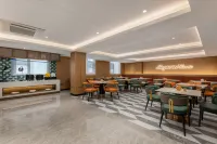White Magnolia Hotel (Luoyang Xiaojie Tianfu Wangcheng Park Subway Station Branch) - 3-Star