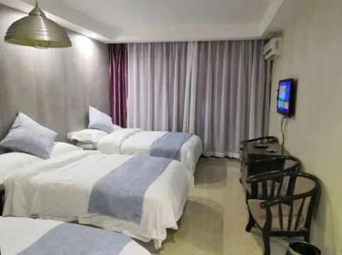 Wenling  Yicheng Hotel