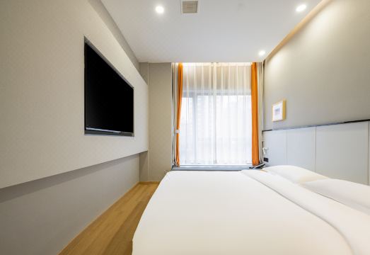 3. 신후이 시티 호..