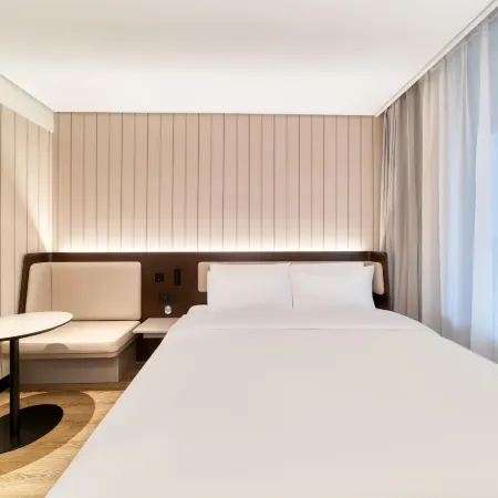 HanTing Hotel (Haining Jianshan New District)