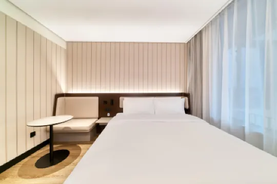 HanTing Hotel (Haining Jianshan New District)