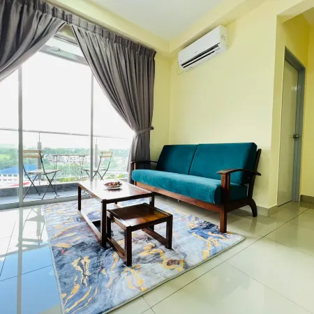 KULAI IOI Mall D'Putra Near JPO Senai Airport Отели в г. Кулай