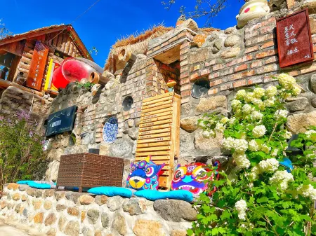 Floral Hotel·Beijing Ten 1 Stone House hotel (Wangfu Jingshui Great Wall Branch, Huairou District) Отели рядом с достопримечательностью «Changping Yanshou Temple»