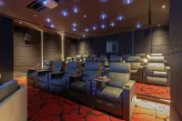 SUN & MOON, Riverside Hotel - gimnasio