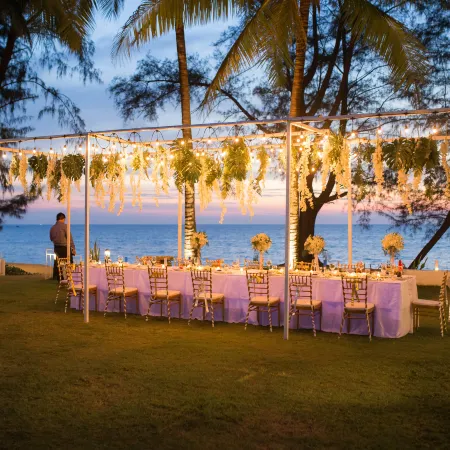The Anda Mani Khaolak Beachfront Villas Отели рядом с достопримечательностью «Национальный парк Симилан»