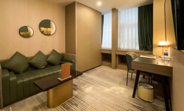 Golden Central Hotel (Shenzhen Convention & Exhibition Center)