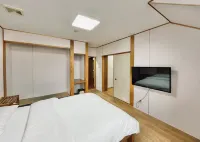 Qingdao Yongrixiang Hotel (Haiboqiao Subway Station)