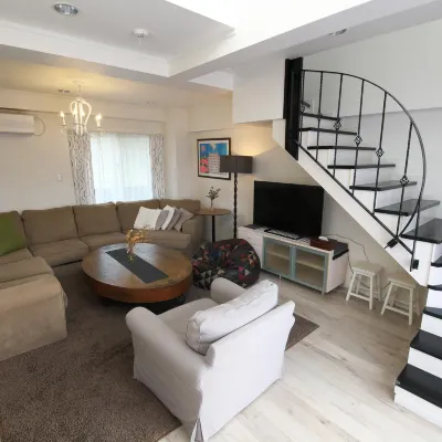 オーシャン ヴィラ ティンガーラ 御菓子御殿 恩納店周辺のホテル