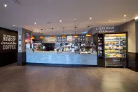 Premier Inn Heathrow Airport Terminal 4 Hotels in Hillingdon