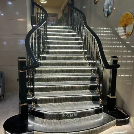 Dongshan Business Hotel