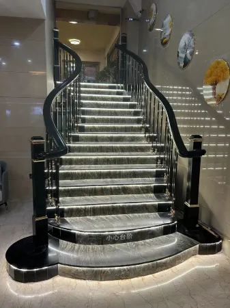 Dongshan Business Hotel Отели в г. Чжанпин