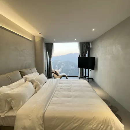 Badong Xiaoluotuo Homestay
