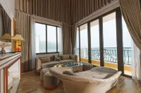 Mercury Beach DaNang - วิวภูเขา