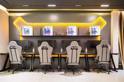 E-sports Hotel No. 7 (Dalian Nanshan Street)