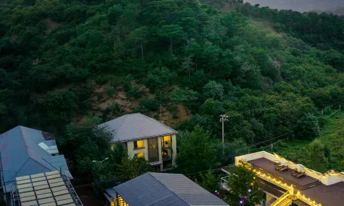 Floral Lux Hotel·Lanting Hot Spring Resort(Mutianyu Great Wall shops)