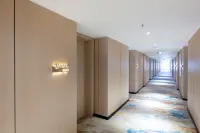 Yujia E-sports Movie Hotel (Shijiazhuang Railway Station Tatan Business and Trade City)