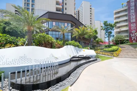 Qianju Hotel (Sanya Bay Coconut Dream Corridor Branch)