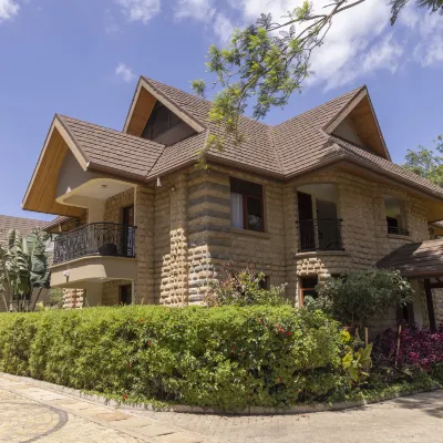 Hermosa Garden Hotel Hotels near Oloolua Nature Trail