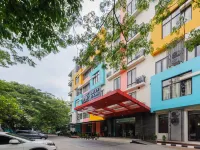 Sans Hotel The Green Bekasi by RedDoorz Hotels in Bekasi City
