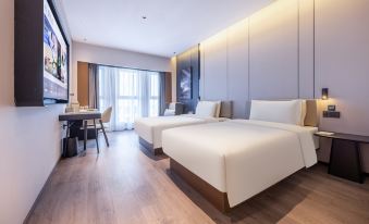 Atour Hotel Xinxiang East Station Pingyuan Road