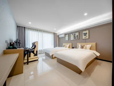 Chaoshiguang E-sports Smart Hotel (Zhonglou Street Railway Station)