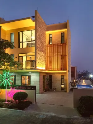 Wuchuan 180 Degree Seaview Garden Villa