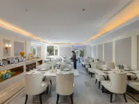 Vienna Hotel(Yucheng Debai Store） - parking