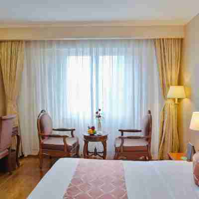 Hotel Grand Saigon Rooms