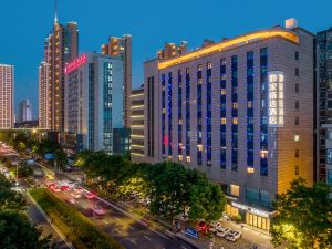 Home Inn Plus (Changzhou Dinosaur Park Wanda Plaza)