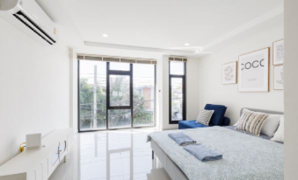 Bangkok Four-Bedroom Single Family Villa [near Sangtai Shopping Center + Royal Park]