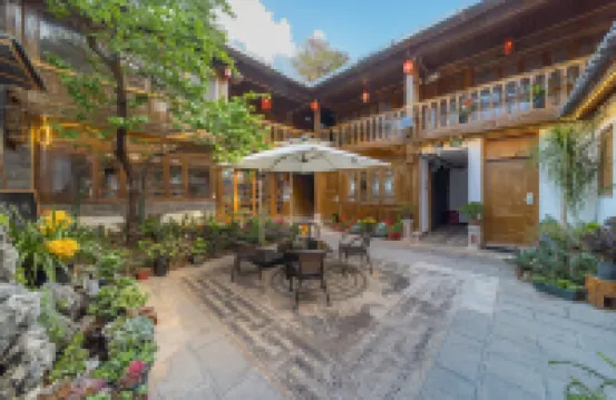 滴水丹屏·古城パノラマ民宿（麗江古城四方街） 麗江のホテル