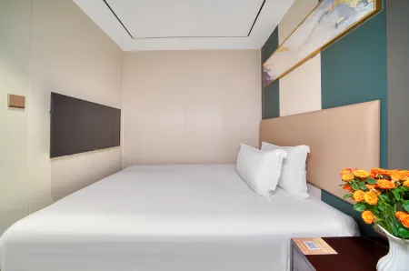 The Ritz Hotel (Shenzhen East Railway Station Buji Branch)